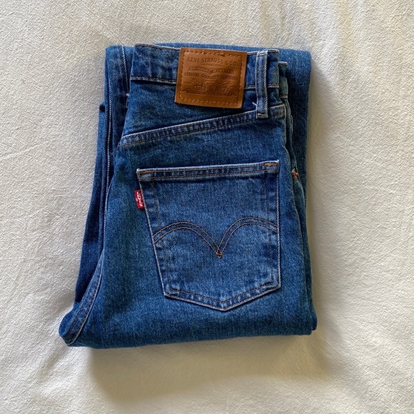 Levi’s | Ribcage Straight Jeans - Picture 3 of 11